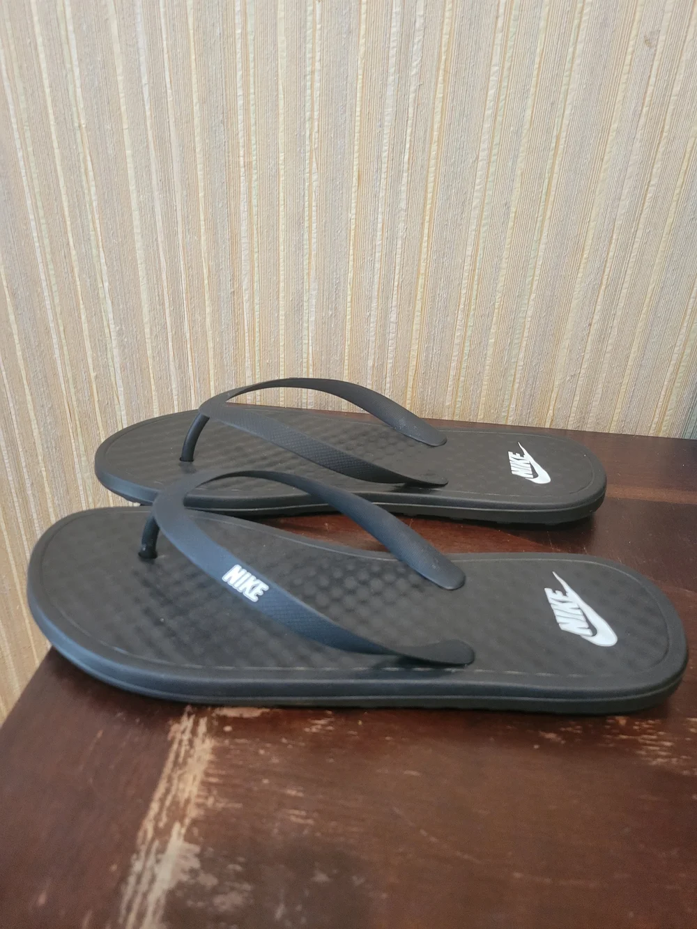 Nike On Deck Black/Black Logo Flip Flops NWOT Men's 13